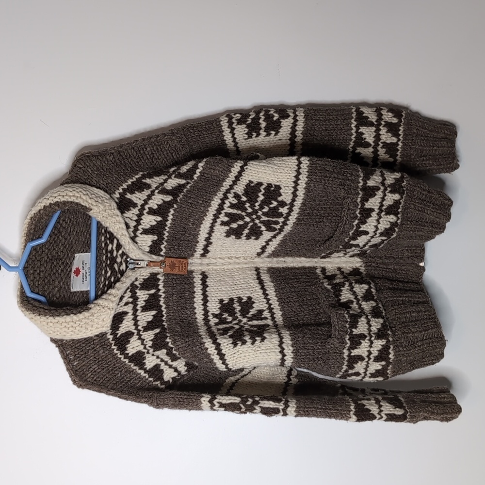 The Canadian Sweater Company Heavy Thick Zip Up Snowflake Lambswool Sweater